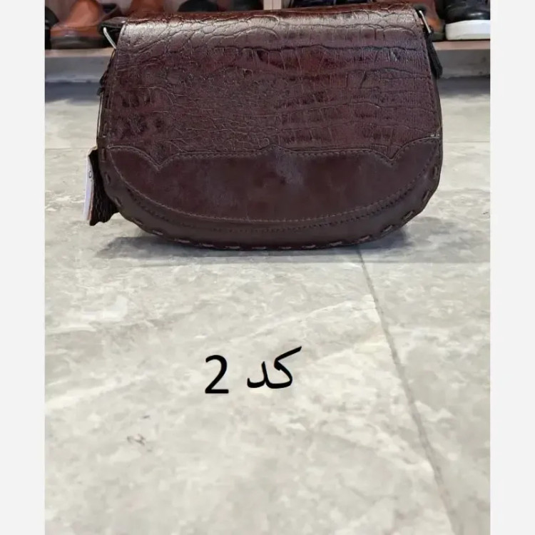 کیف دوشی چرم طبیعی گاوی ابعاد 17 در 25 زنانه